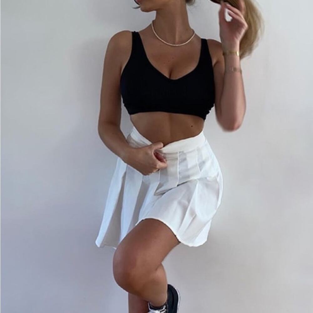 High rise white pleated skirt